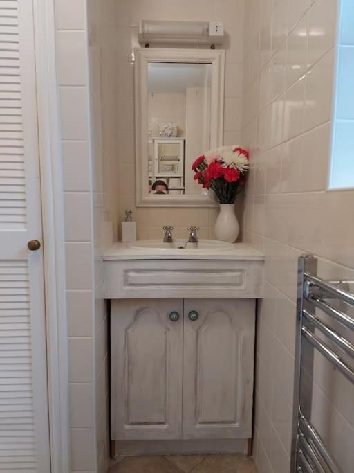 Cheerful, Cosy, One Bedroom Home With Patio And Parking Newbury  Exterior foto